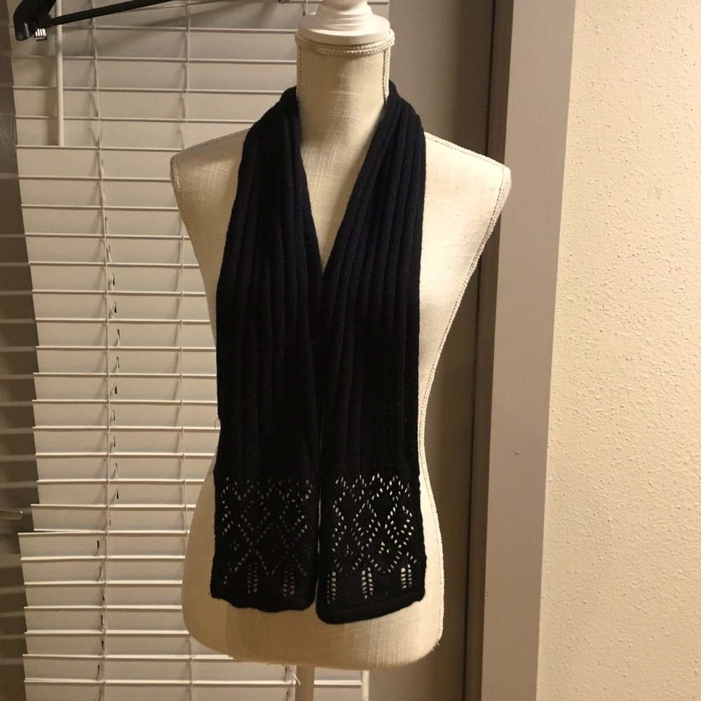 P.u.r.e Acrylic Scarf